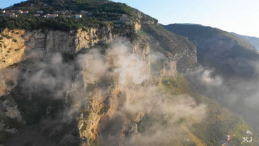 Photographie intitulée "The Amalfi Coast in…" par Armajay, Œuvre d'art originale, Photographie numérique