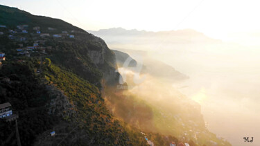 Photographie intitulée "The Amalfi Coast in…" par Armajay, Œuvre d'art originale, Photographie numérique