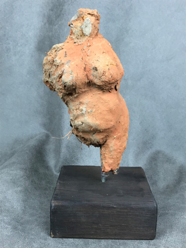Skulptur mit dem Titel "Mater" von Armando D'Andrea, Original-Kunstwerk, Ton