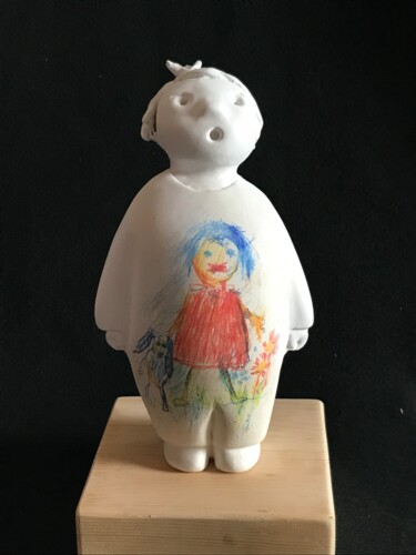 Sculpture intitulée "Matilda e il suo co…" par Armando D'Andrea, Œuvre d'art originale, Plâtre