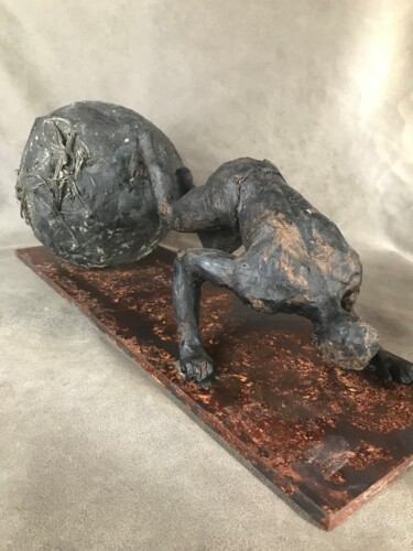 Sculpture titled "Lo stercorario" by Armando D'Andrea, Original Artwork, Clay