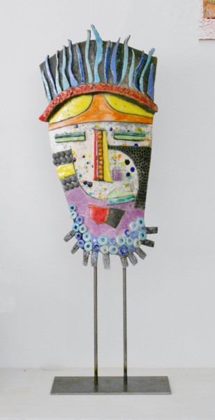 Escultura intitulada "grand masque odyssée" por Armelle Colombier, Obras de arte originais, Cerâmica