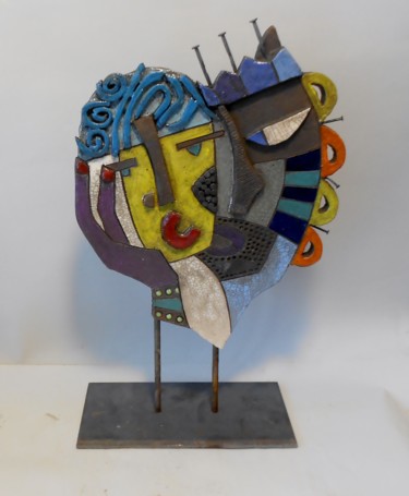 Sculpture titled "masque homme femme" by Armelle Colombier, Original Artwork, Ceramics