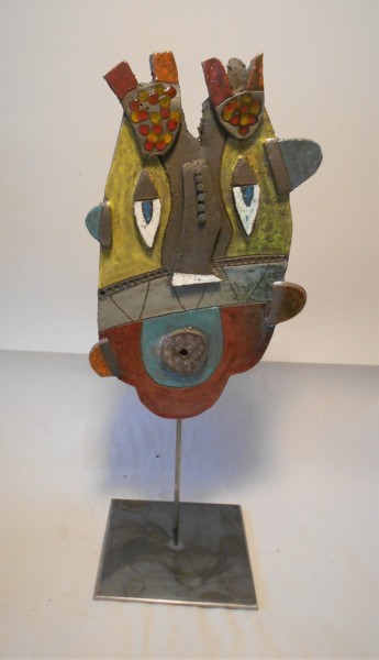 Sculpture titled "masque couleur" by Armelle Colombier, Original Artwork, Ceramics