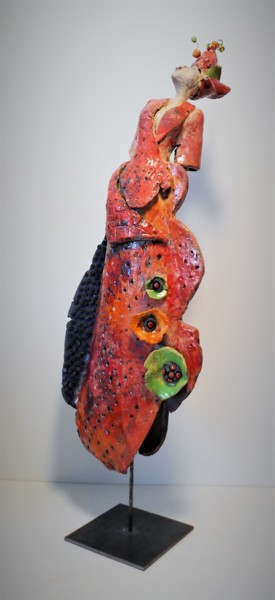 Sculpture intitulée "La femme en rouge" par Armelle Colombier, Œuvre d'art originale, Céramique