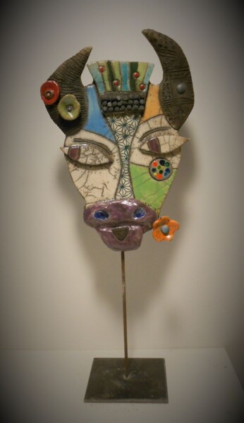雕塑 标题为“Masque Vache” 由Armelle Colombier, 原创艺术品, 陶瓷