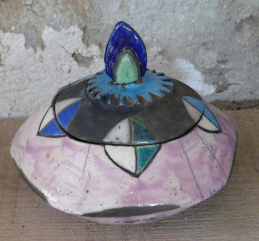 Design titled "boite lilas" by Armelle Colombier, Original Artwork, Ceramics