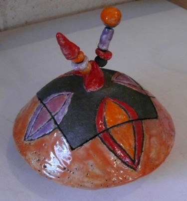 Художественная композиция под названием "Boite orange" - Armelle Colombier, Подлинное произведение искусства, Керамика