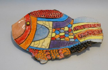 Design intitulée "plat poisson violet" par Armelle Colombier, Œuvre d'art originale