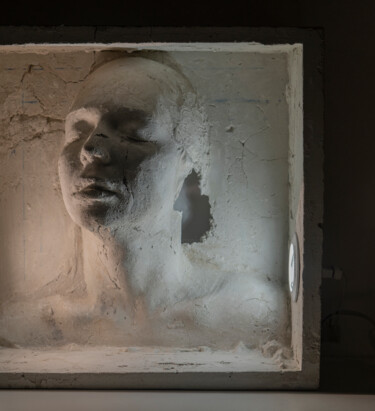 Skulptur mit dem Titel "Leteya" von Armen Manukyan-Burovtsov (Armmenart), Original-Kunstwerk, Zement