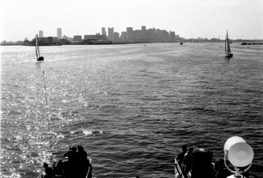 Photographie intitulée "arrivée à Boston" par Arnaud Dubois, Œuvre d'art originale, Photographie argentique