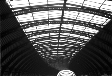Fotografie getiteld "York station" door Arnaud Dubois, Origineel Kunstwerk, Film fotografie