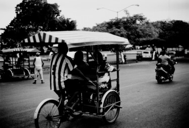 Photography titled "Taxi" by Arnaud Dubois, Original Artwork, Analog photography