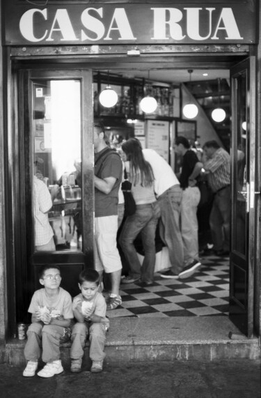 Fotografia intitulada "Casa Rua" por Arnaud Dubois, Obras de arte originais, Fotografia de filme