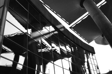 Fotografia intitulada "Reflets en gare rou…" por Arnaud Dubois, Obras de arte originais, Fotografia de filme