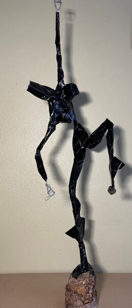 Sculpture intitulée "Nola Groove" par Arouna Guindo, Œuvre d'art originale, Fil de fer