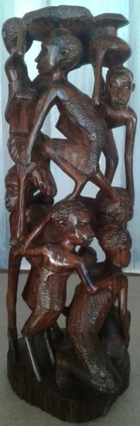 Escultura intitulada "20170413-112655-1.j…" por Helder Zunguene, Obras de arte originais, Madeira