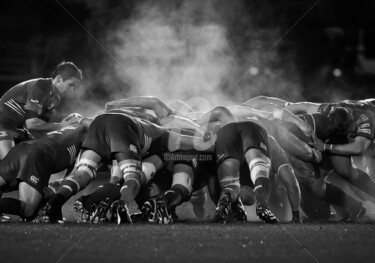 Fotografie getiteld "Rugby Scrum 1" door Art Photos, Origineel Kunstwerk, Digitale fotografie