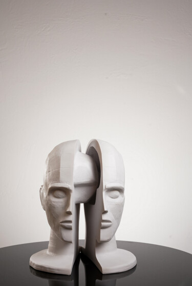 Sculpture intitulée "Two Halves Make A W…" par Dervis Yusuf Akdemir, Œuvre d'art originale, Résine