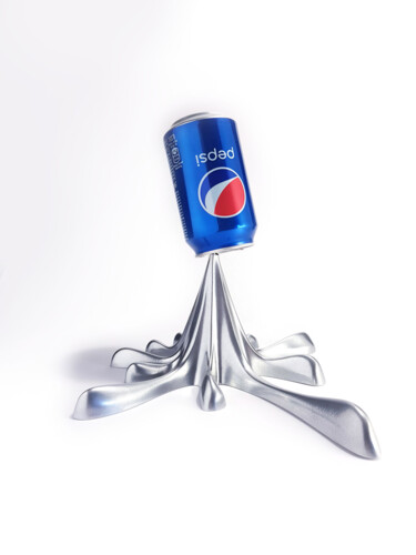 Γλυπτική με τίτλο "Pepsi" από 2fast, Αυθεντικά έργα τέχνης, Από ανοξείδωτο χάλυβα Τοποθετήθηκε στο Μέταλλο