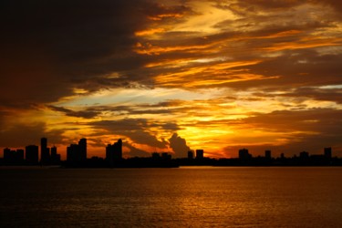 Photographie intitulée "Miami Beach Sunset" par Nine, Œuvre d'art originale