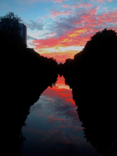 Photographie intitulée "Berlin Sky" par Nine, Œuvre d'art originale