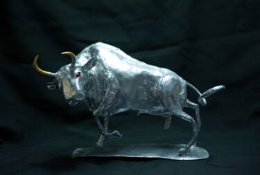 Скульптура под названием "Бык" - Artmaster Gurban, Подлинное произведение искусства, чеканка