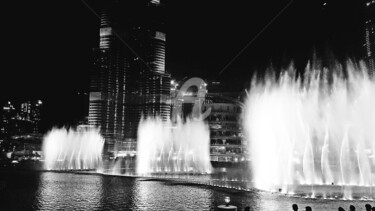 Photographie intitulée "Dubai Watergames bu…" par Art Moé, Œuvre d'art originale, Photographie numérique