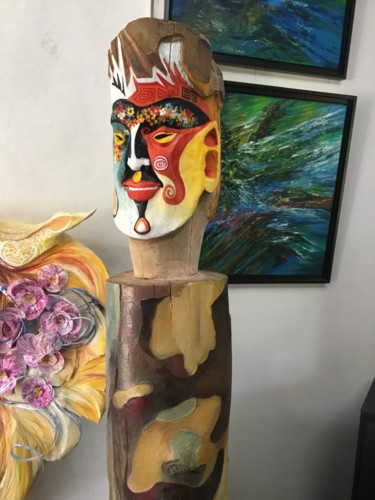 Sculpture titled "totem maorie" by Luc Leplae, Original Artwork, Oil