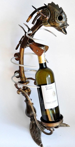 Escultura titulada "Wine bottle rack" por Artūras Tamašauskas, Obra de arte original, Bronce