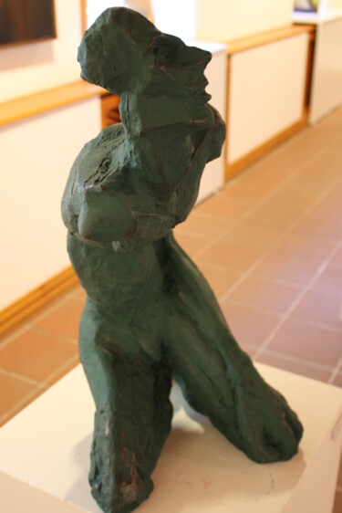 Escultura intitulada "Misery is a butterf…" por Aslan Selçuk Arık, Obras de arte originais, Moldagem
