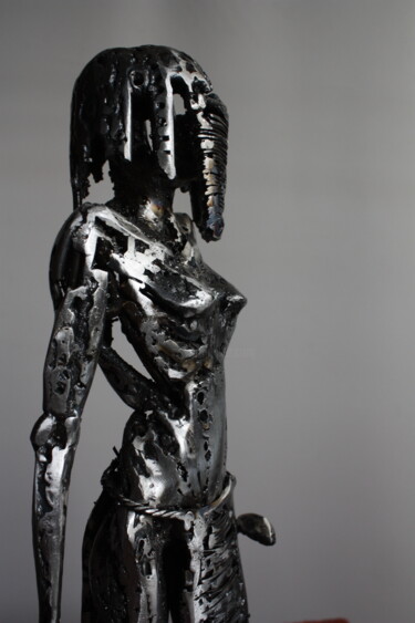 Escultura titulada "Minoan Serpent Quee…" por Aslan Selçuk Arık, Obra de arte original, Metales
