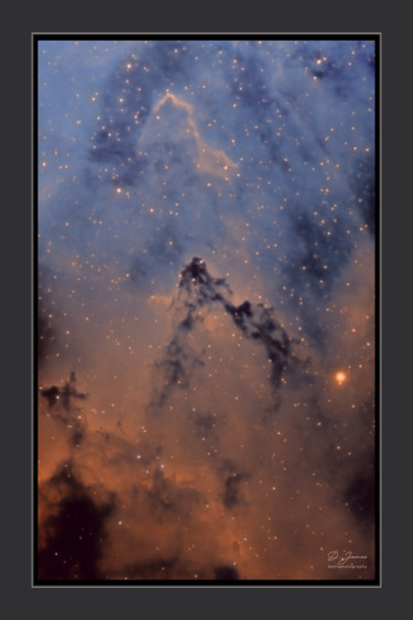 Fotografie mit dem Titel "In the Heart Nebula" von David James, Original-Kunstwerk, Digitale Fotografie