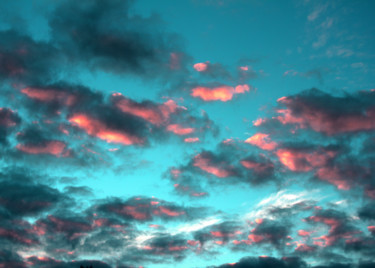 Photographie intitulée "Vigorous Sky" par Maximilian Ludwig, Œuvre d'art originale