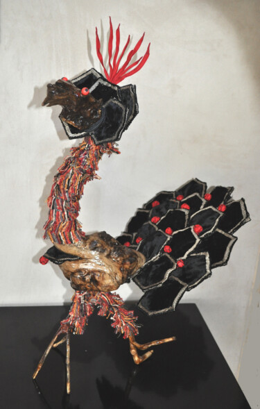 Sculpture intitulée "Le paon d'Héra" par Monique Attard, Œuvre d'art originale, Tissu