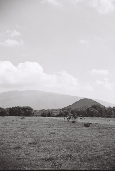 Fotografie mit dem Titel "Teotihuacán" von Audrey Dora, Original-Kunstwerk, Analog Fotografie