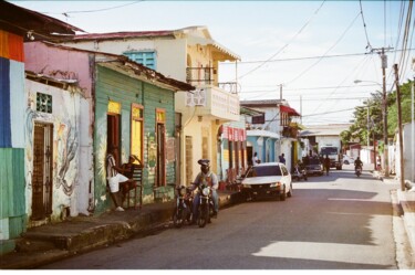 Fotografia intitulada "Colores de Puerto P…" por Audrey Dora, Obras de arte originais, Fotografia de filme