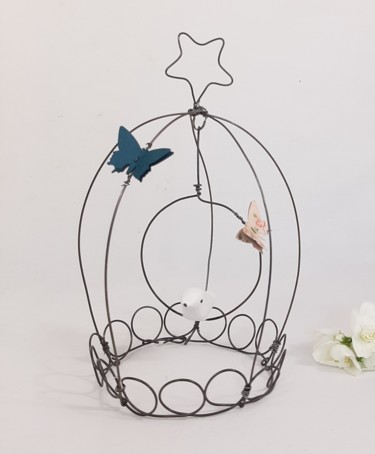 Escultura titulada "Cage étoile" por Au Fil D'Anne, Obra de arte original, Alambre