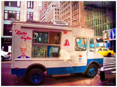 Photographie intitulée "camion de glaces -…" par Aurelie Deville, Œuvre d'art originale, Photographie numérique