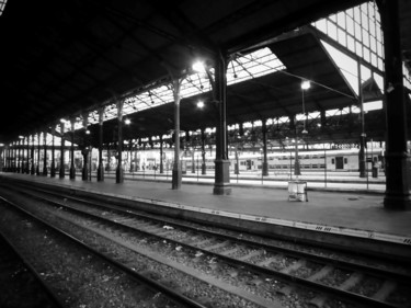 Фотография под названием "Gare-St-Lazare" - Aurélien Comte, Подлинное произведение искусства, Цифровая фотография