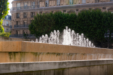 Photographie intitulée "Fontaine près de la…" par Aurélien Comte, Œuvre d'art originale, Photographie numérique