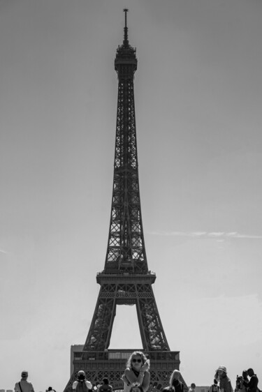 Photographie intitulée "Tour Eiffel Noir et…" par Aurélien Comte, Œuvre d'art originale, Photographie numérique