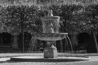 Photography titled "Place des Vosges No…" by Aurélien Comte, Original Artwork, Digital Photography
