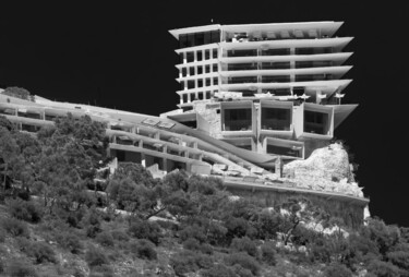 Фотография под названием "Monaco, immeuble en…" - Aurélien Comte, Подлинное произведение искусства, Цифровая фотография
