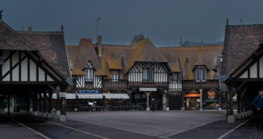 Fotografía titulada "Place du marché" por Aurélien Comte, Obra de arte original, Fotografía digital