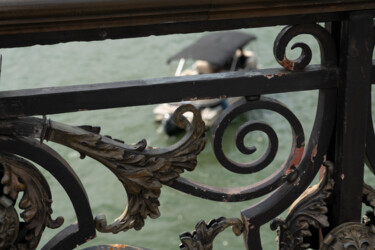 Photographie intitulée "Pont Notre-Dame" par Aurélien Comte, Œuvre d'art originale, Photographie numérique