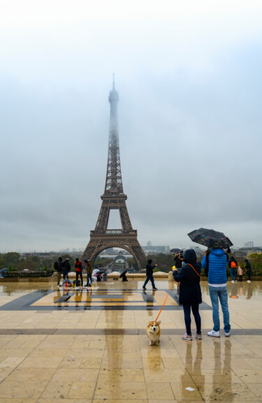 Photographie intitulée "Place du Trocadéro" par Aurélien Comte, Œuvre d'art originale, Photographie argentique