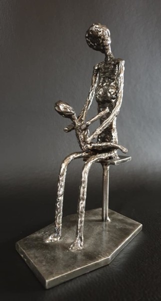 Sculpture titled "La mère et l'enfant…" by Sandrine Plumard, Original Artwork, Metals
