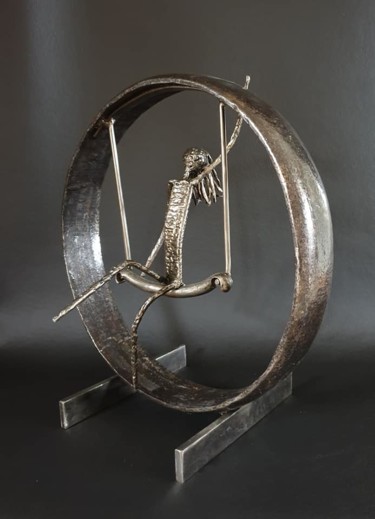 Sculpture intitulée "La trapéziste" par Sandrine Plumard, Œuvre d'art originale, Métaux