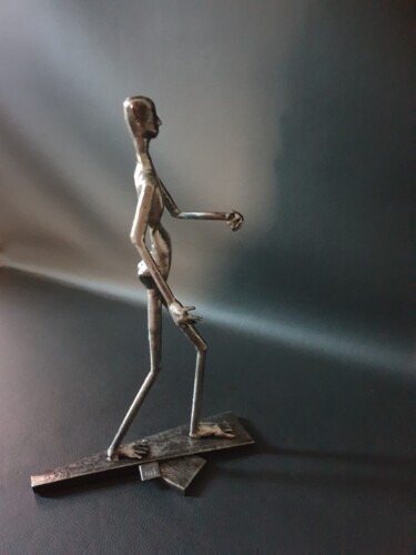 Sculpture titled "J'me balade" by Sandrine Plumard, Original Artwork, Metals